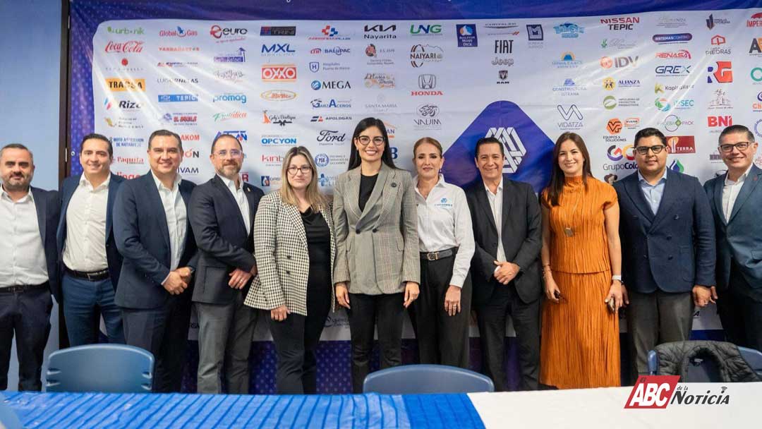 Empresarios reconocen a Geraldine Ponce por apoyar a emprendedores