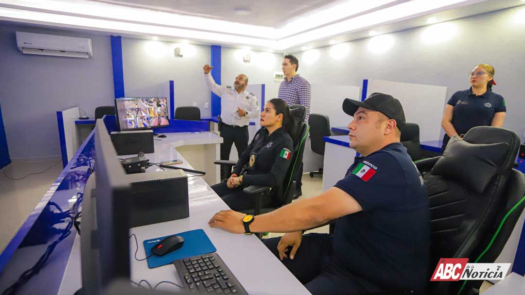 Héctor Santana pone en marcha el Centro de Inteligencia que refuerza la seguridad en Bahía de Banderas
