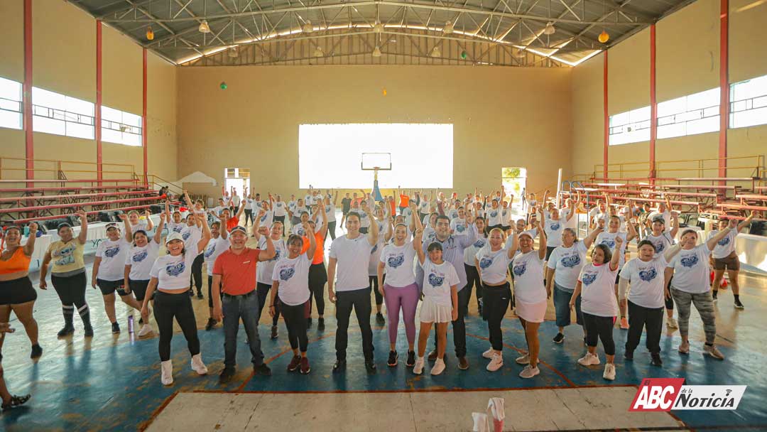 Héctor Santana y Margui Zúñiga impulsan el “Reto DIF” para fortalecer la salud de las mujeres en Bahía de Banderas