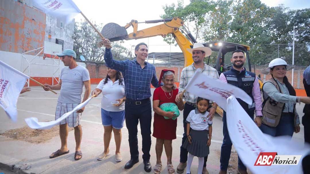 Héctor Santana dio arranque a la construcción de la Techumbre en la colonia La Primavera