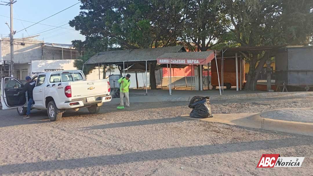 Héctor Santana impulsa acciones de limpieza en el Fraccionamiento Santa Fe