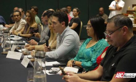 Héctor Santana reafirma compromiso con la seguridad en Bahía de Banderas