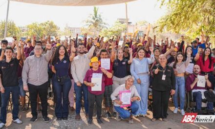 Héctor Santana respalda a comerciantes con entrega de 200 tarjetones