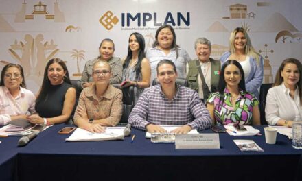 Héctor Santana reafirma su apoyo a las mujeres con la instalación del Consejo Asesor del Instituto Municipal de la Mujer