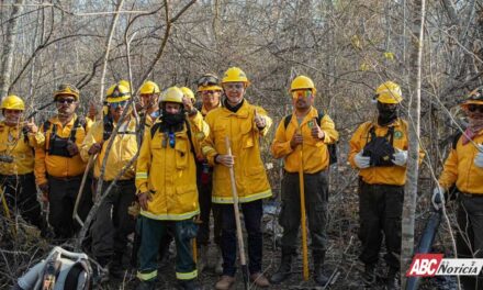 Brigada interinstitucional refuerza labores para sofocar incendio en La Cruz de Huanacaxtle