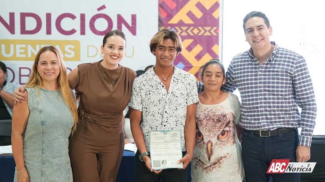Gobierno Municipal de Bahía de Banderas garantiza derecho a la identidad de joven surfista
