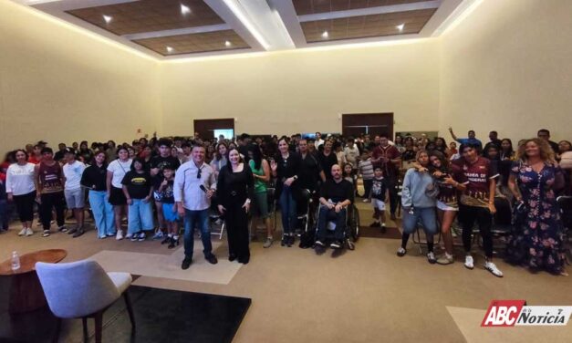 Héctor Santana impulsa la preparación integral de jóvenes deportistas con el taller “Mentalidad de Podium”
