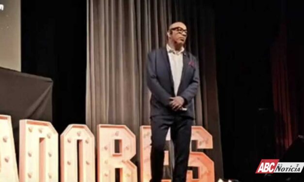 Presentan en Tepic el libro “Logradores del Sueño al Suceso” de José Luis González