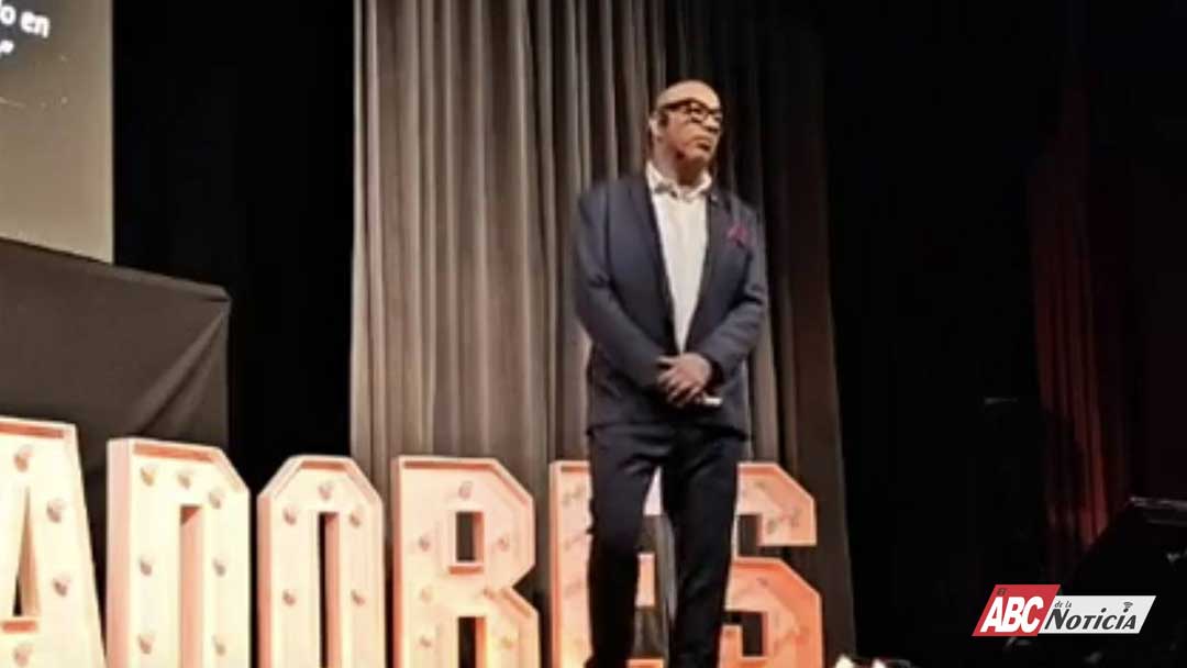 Presentan en Tepic el libro “Logradores del Sueño al Suceso” de José Luis González