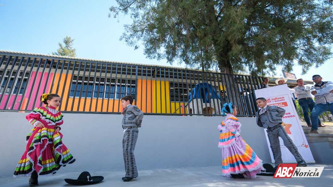 Gobernador de Jalisco realiza gira de trabajo en Yahualica e inaugura plantel educativo