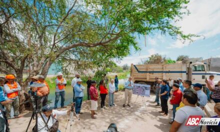 Miguel Ángel Navarro y Beatriz Estrada impulsan obras de saneamiento en Tierra y Libertad, Tepic