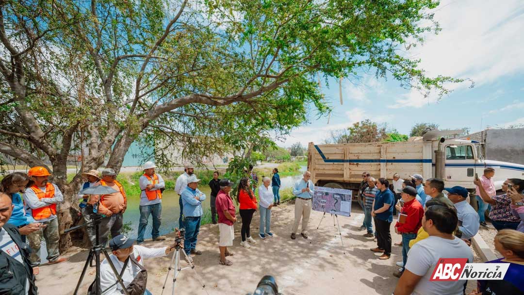 Miguel Ángel Navarro y Beatriz Estrada impulsan obras de saneamiento en Tierra y Libertad, Tepic