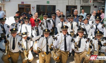 Reconocen a estudiantes de la Preparatoria No. 10 en el marco del Día Mundial de la Educación