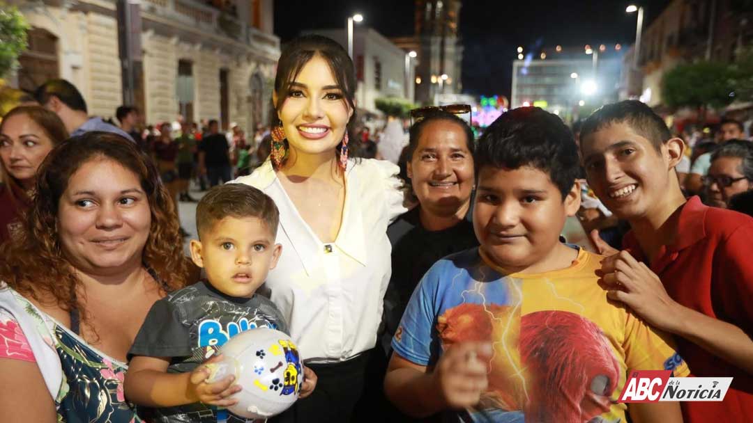 Un éxito el Desfile de las Sonrisas, con miles de familias junto a Geraldine