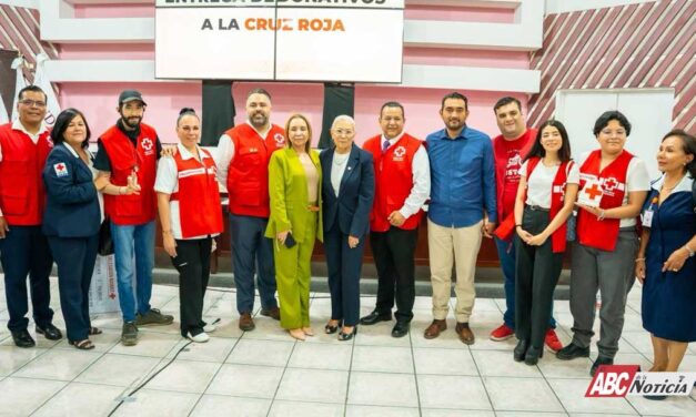 Beatriz Estrada fortalece la Colecta Anual de la Cruz Roja en Nayarit