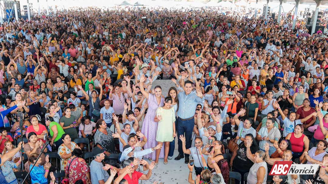 ¡Cerca de 30 mil madres celebran con Héctor Santana, presidente municipal de Bahía de Banderas, el día de las madres!
