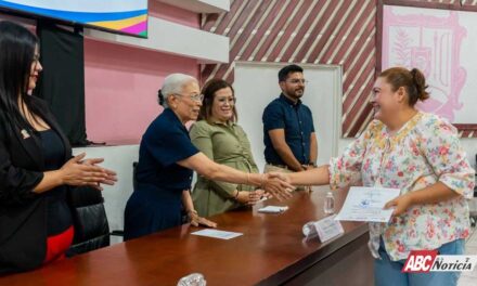 Fortalece Beatriz Estrada procesos de adopción y acompañamiento familiar