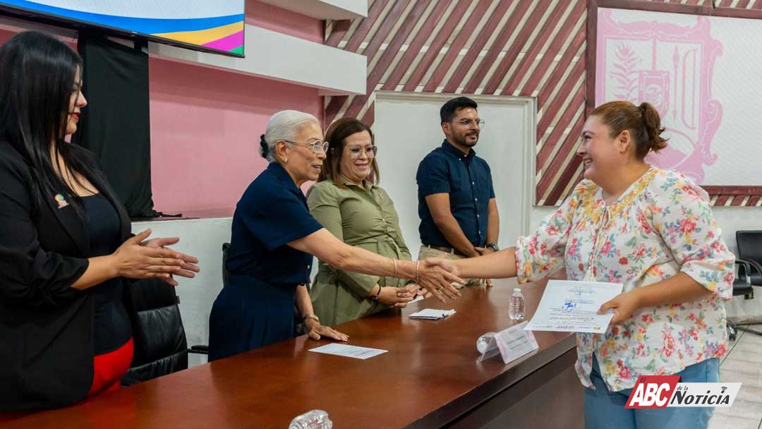 Fortalece Beatriz Estrada procesos de adopción y acompañamiento familiar