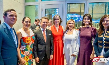 Geraldine Ponce acude como invitada especial al Consulado de Estados Unidos en Guadalajara