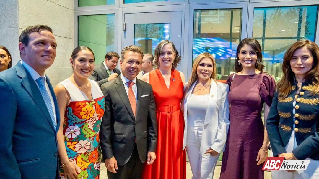 Geraldine Ponce acude como invitada especial al Consulado de Estados Unidos en Guadalajara