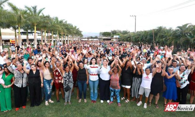 Geraldine Ponce reúne a miles de madres de Bahía de Banderas y fortalece su liderazgo en Nayarit
