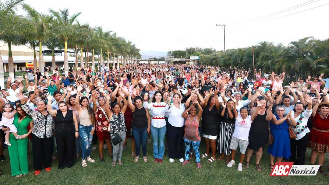 Geraldine Ponce reúne a miles de madres de Bahía de Banderas y fortalece su liderazgo en Nayarit