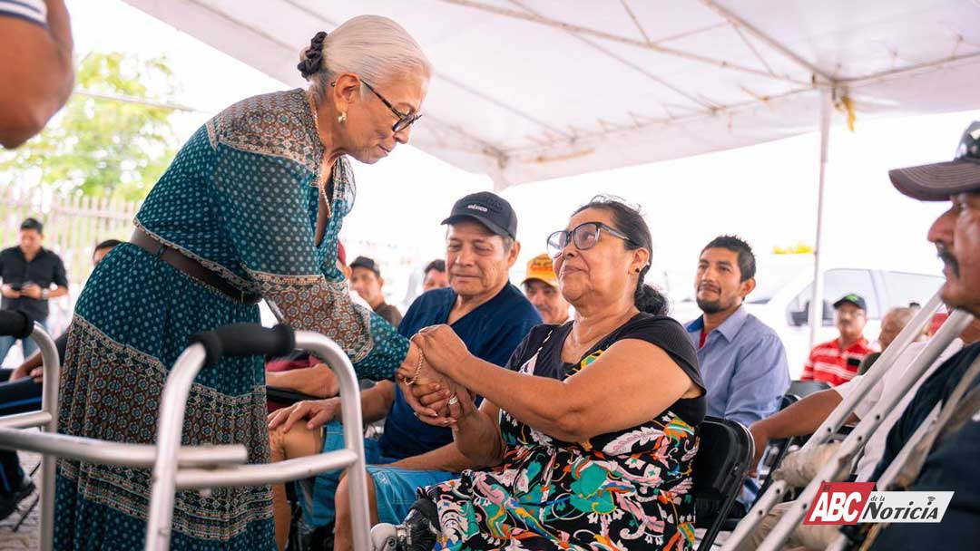 Impulsa Beatriz Estrada bienestar e inclusión con entrega de prótesis