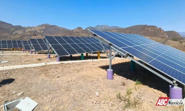 Impulsa Miguel Ángel Navarro granja solar en Del Nayar para llevar energía continua a familias serranas