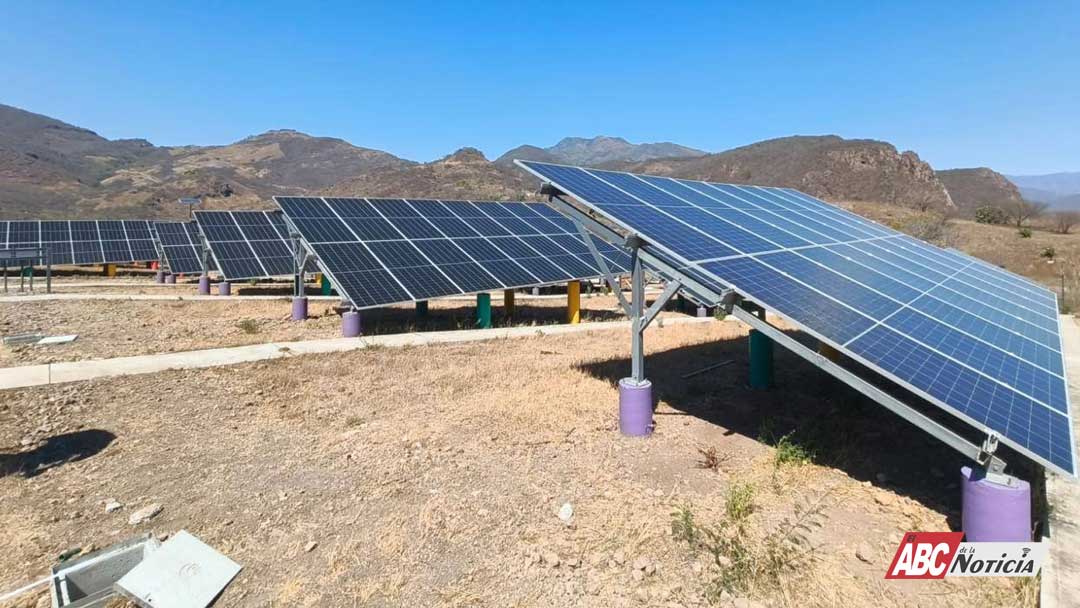 Impulsa Miguel Ángel Navarro granja solar en Del Nayar para llevar energía continua a familias serranas