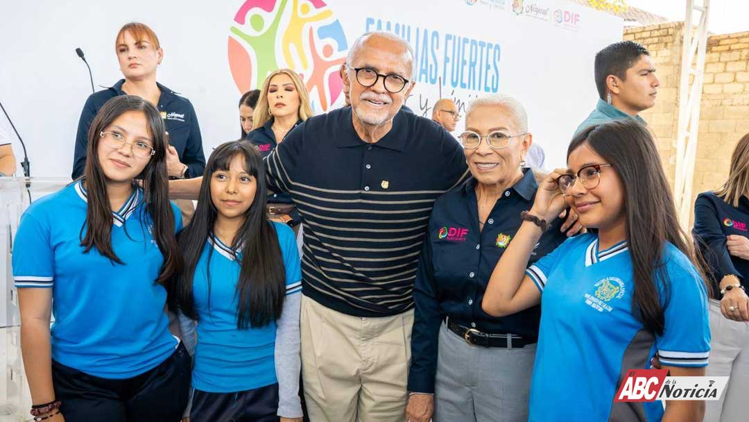 Madres, padres e hijos estrechan lazos y mejoran su convivencia con el programa “Familias Fuertes: Amor y Límites”