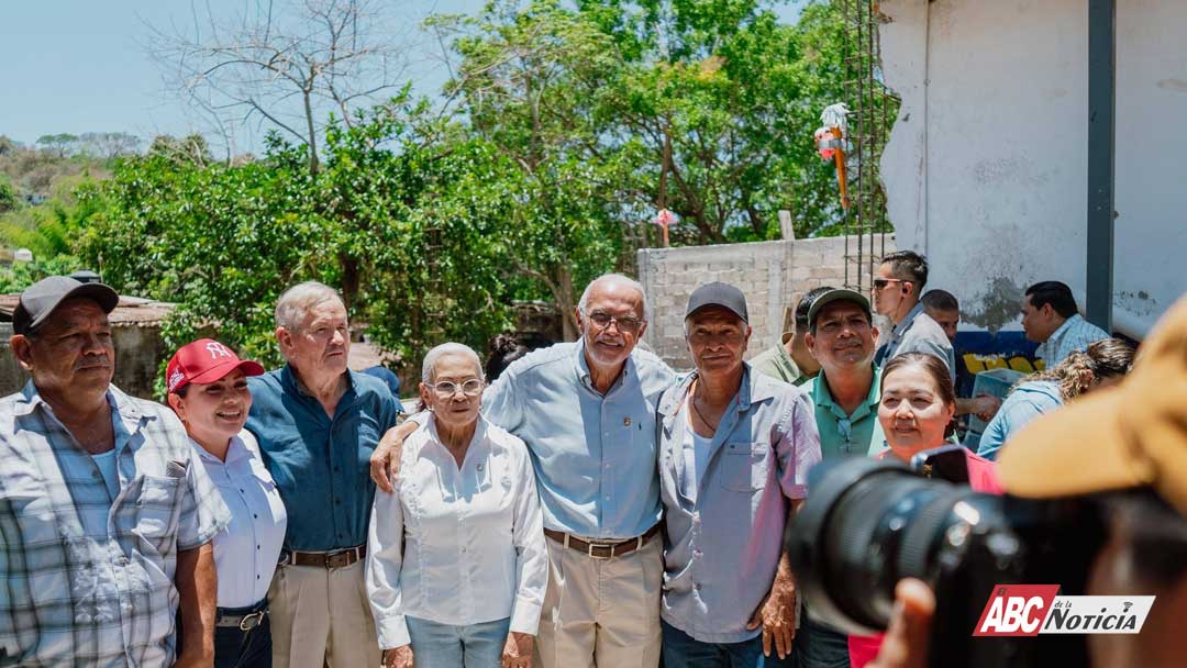 Miguel Ángel Navarro y Beatriz Estrada cumplen compromisos y fortalecen la recuperación de Jalcocotán