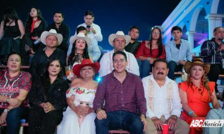 Respalda pueblo de Santiago a Héctor Santana