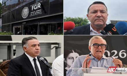 Rocha Moya, Inzunza y exvicefiscal de Sinaloa comparecen ante la FGR
