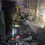 Sofocan Bomberos Estatales incendio de local en Tecuala