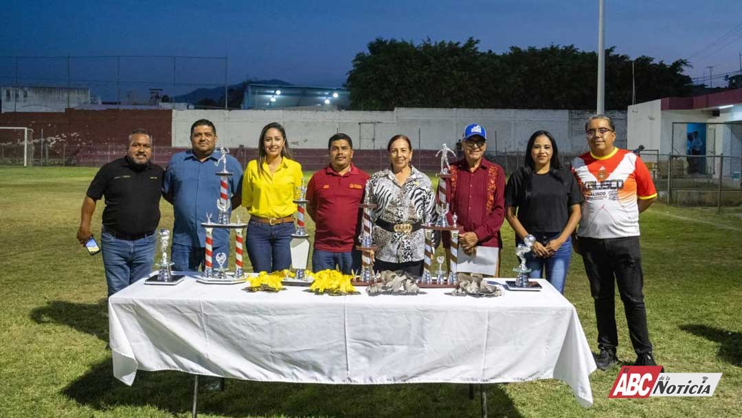 Xalisco celebra a sus jóvenes campeones en gran final de fútbol estudiantil