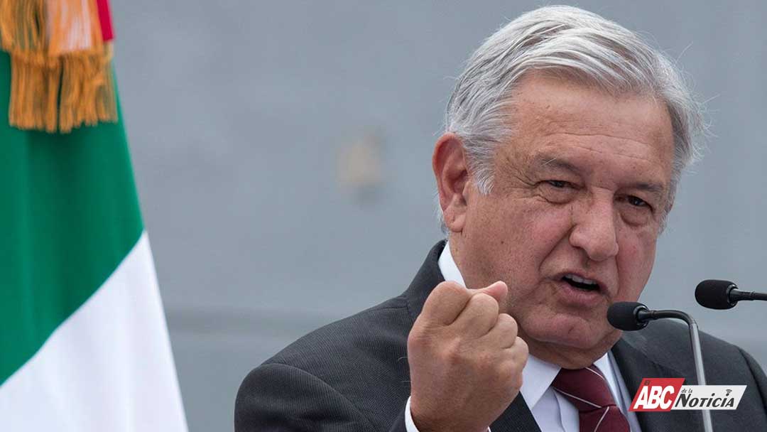 AMLO respalda a Sheinbaum y cuestiona política de EU