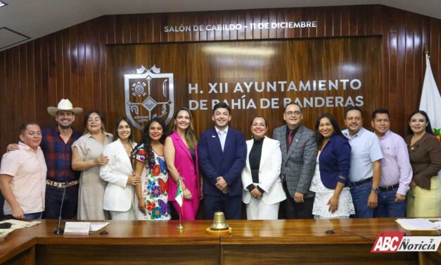 José Israel Santillán entra en funciones como presidente municipal interino de Bahía de Banderas