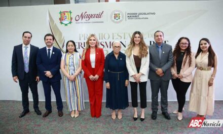 Nayarit reconoce a sus periodistas