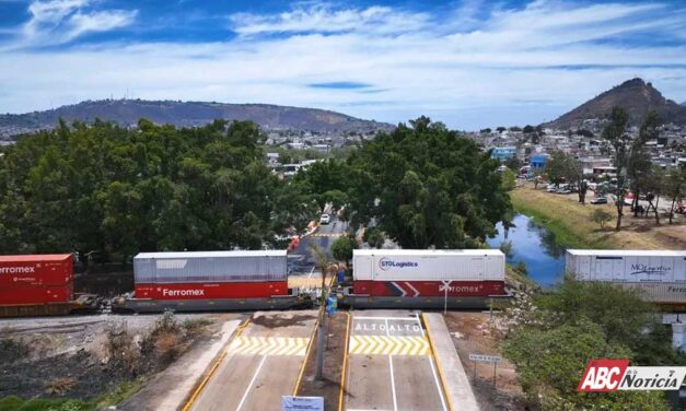 CON PRECAUCIÓN… En los años 60 hubo un proyecto para cambiar las vías férreas en Tepic