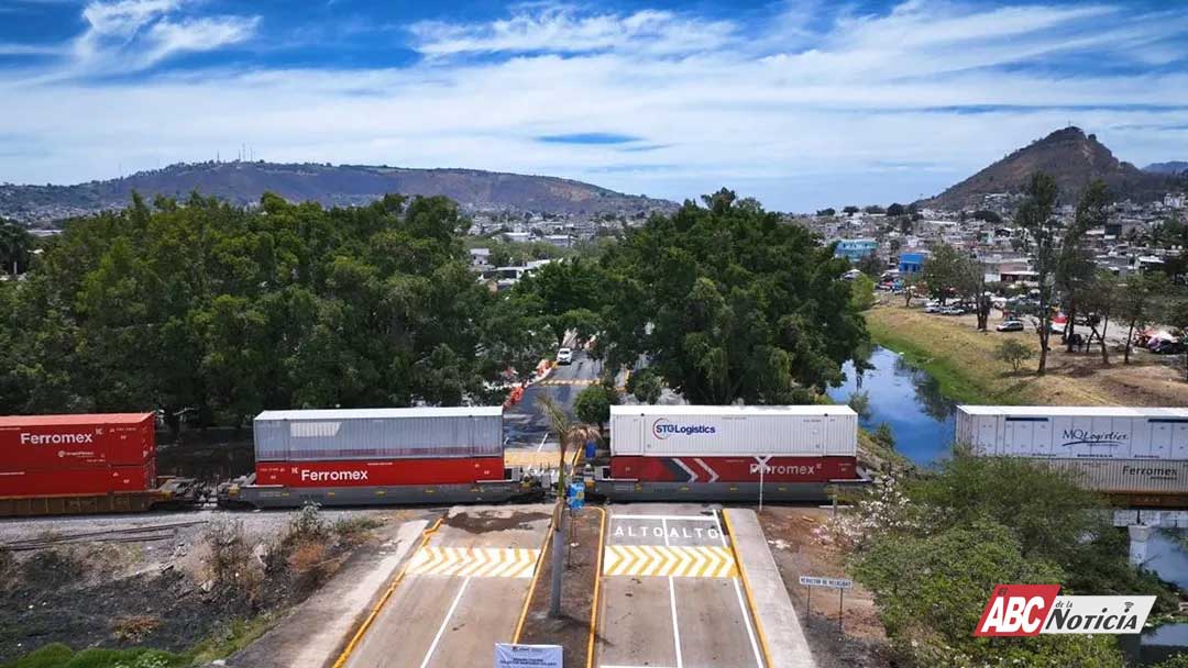 CON PRECAUCIÓN… En los años 60 hubo un proyecto para cambiar las vías férreas en Tepic