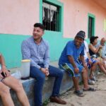Israel Santillán escucha a vecinos de El Porvenir