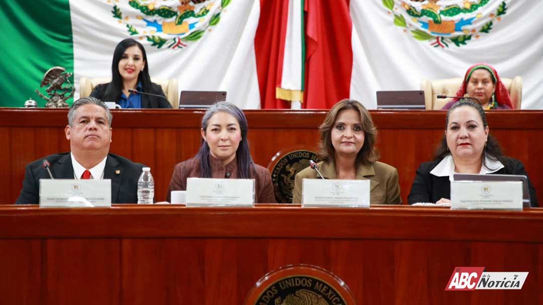 Rinden cuentas funcionarios ante el Congreso